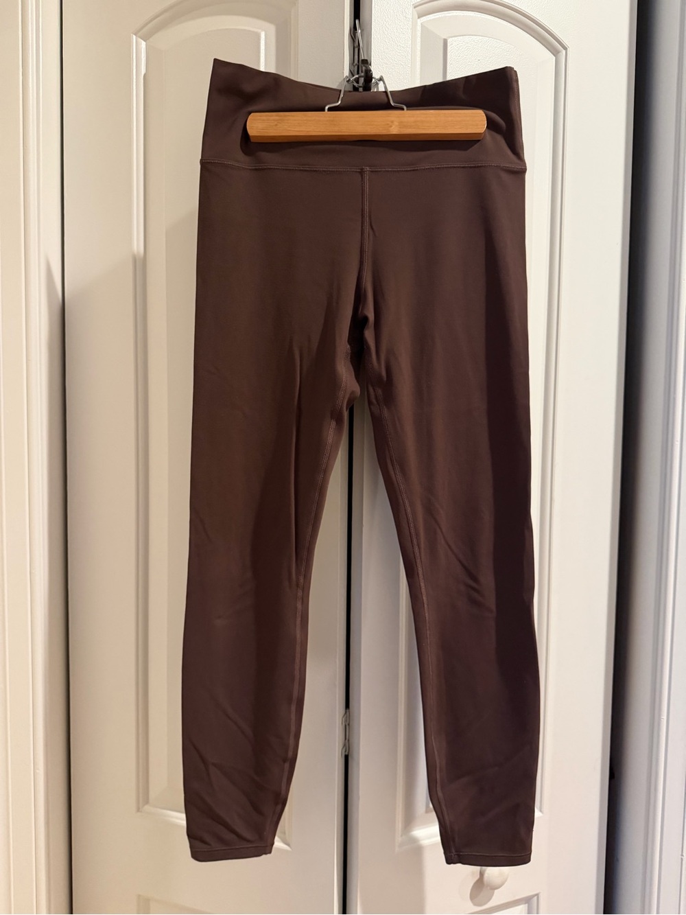 EUC VUORI All the Feels Leggings. Size M.